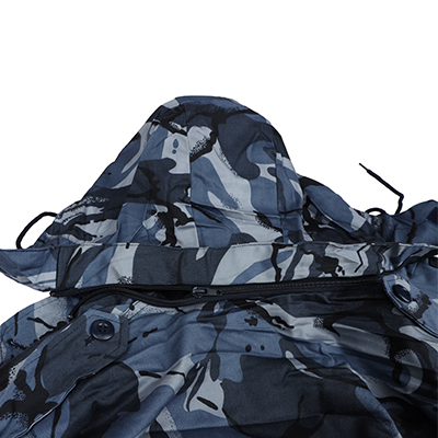 Jaqueta militar azul com capuz removível
