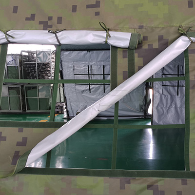 Tenda militar design de janela humanizada