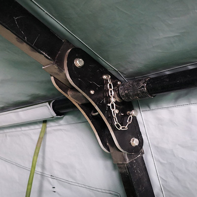 Suporte de alta resistência para tenda militar