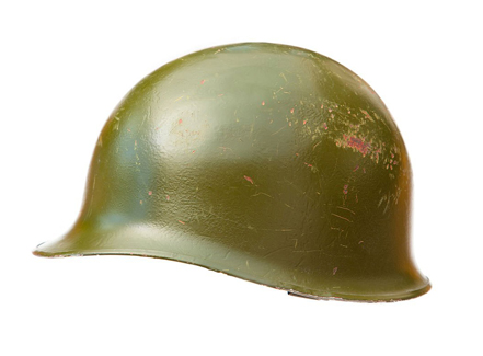Do que são feitos os capacetes militares? Revelando as camadas de proteção