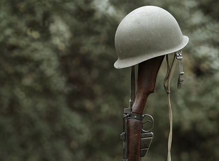 Evolução dos capacetes militares: protegendo nossos heróis no campo de batalha